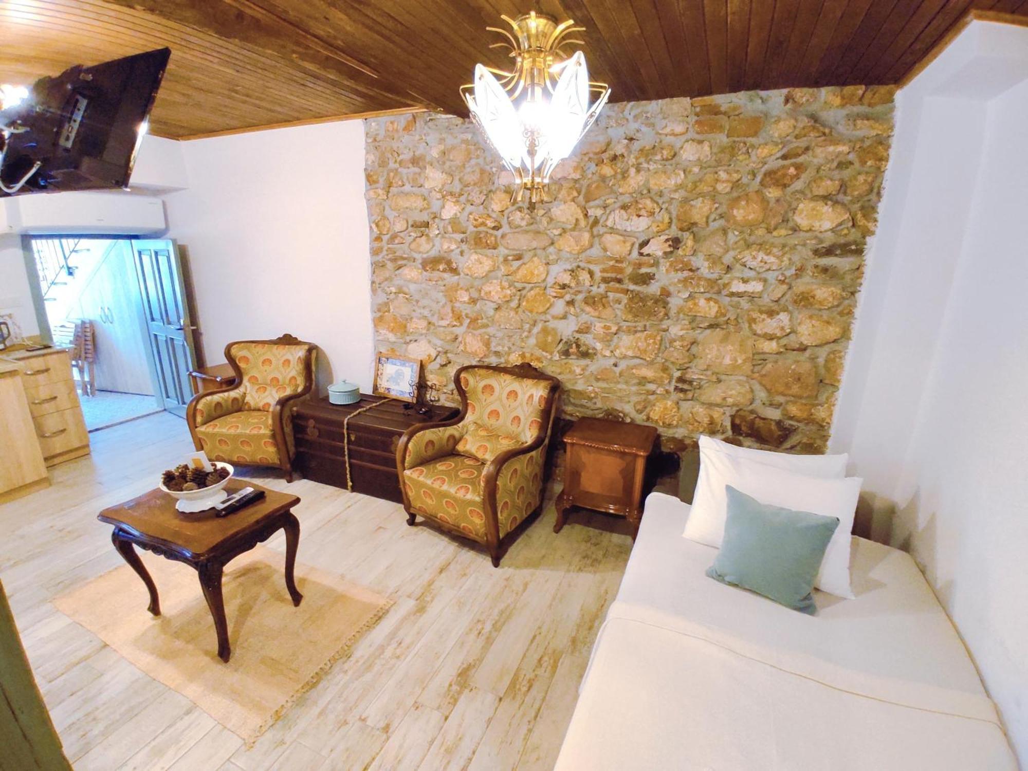 Kidoni Macaron Guesthouse Ayvalı エクステリア 写真