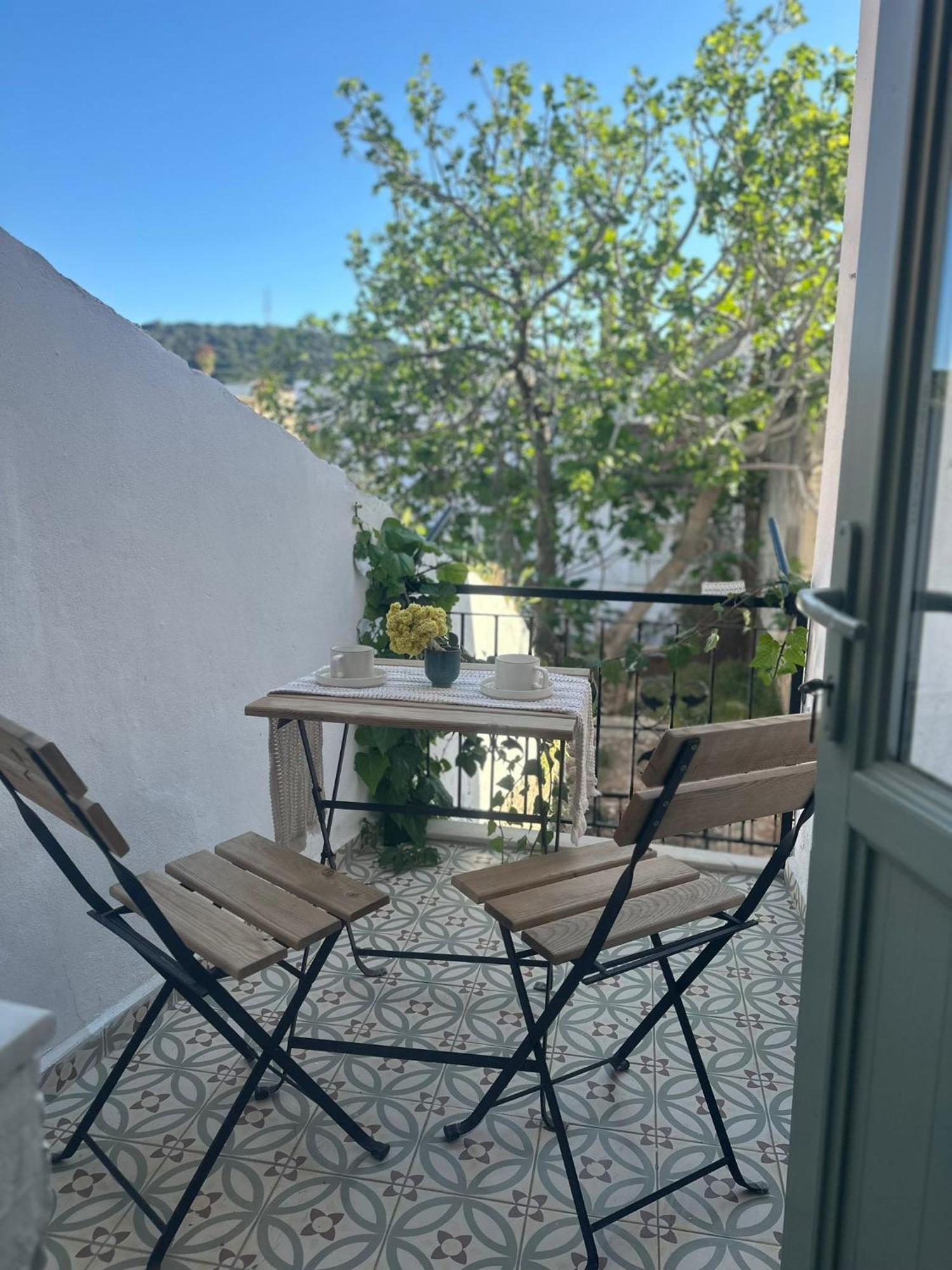 Kidoni Macaron Guesthouse Ayvalı エクステリア 写真